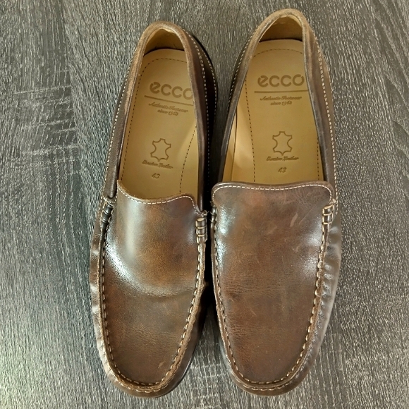 ECCO Classic Moc mens loafer. Size  9.5. Slip ons Leather great condition Brown - Picture 3 of 15